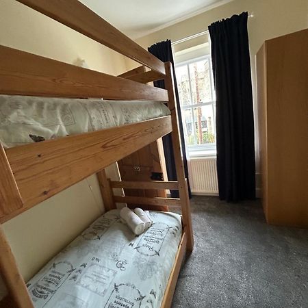 The Buxton Retreat A Luxurious 3-Storey Townhouse With Four Poster Bed And Double Jacuzzi Bath" Kültér fotó