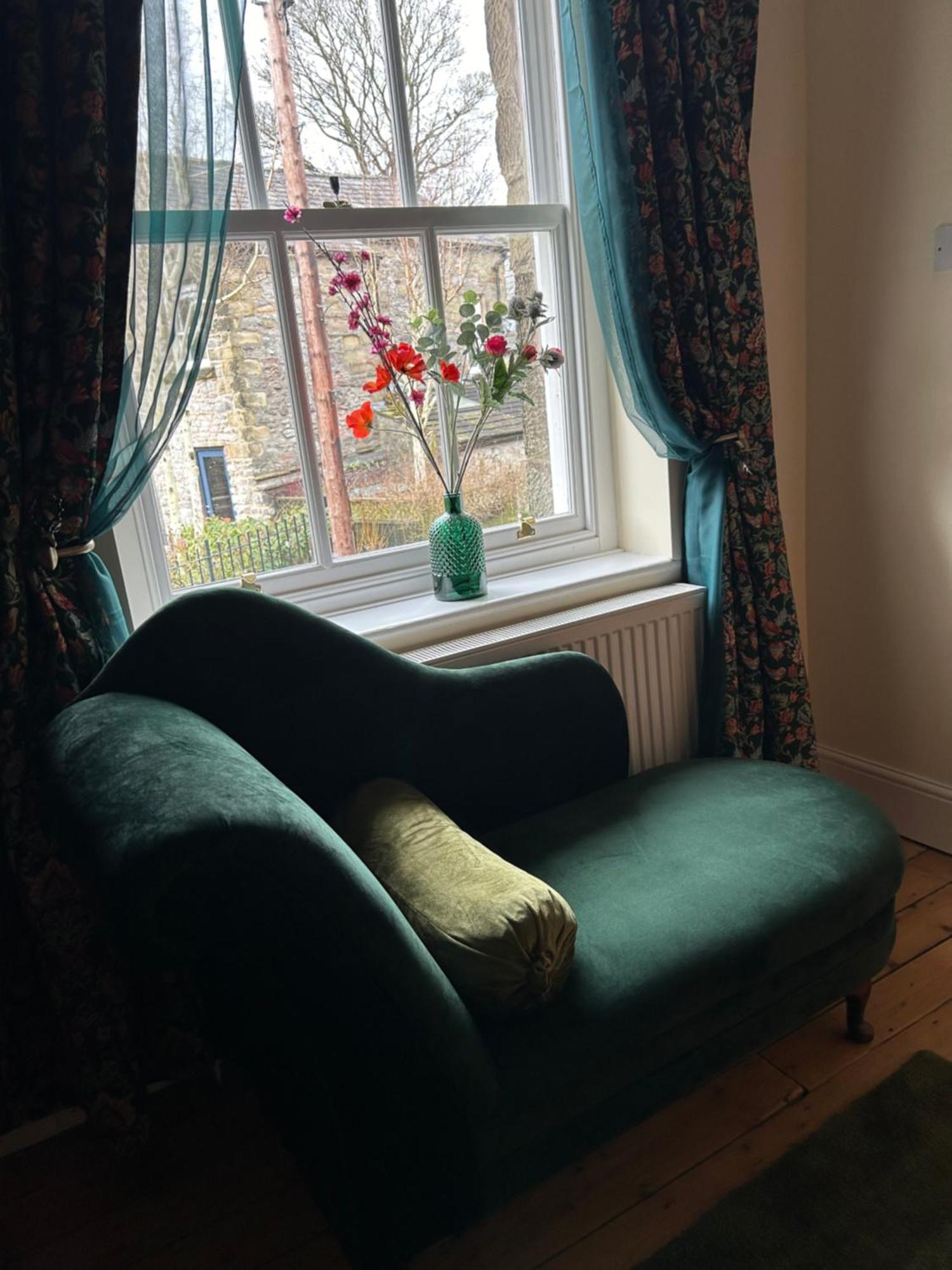 The Buxton Retreat A Luxurious 3-Storey Townhouse With Four Poster Bed And Double Jacuzzi Bath" Kültér fotó