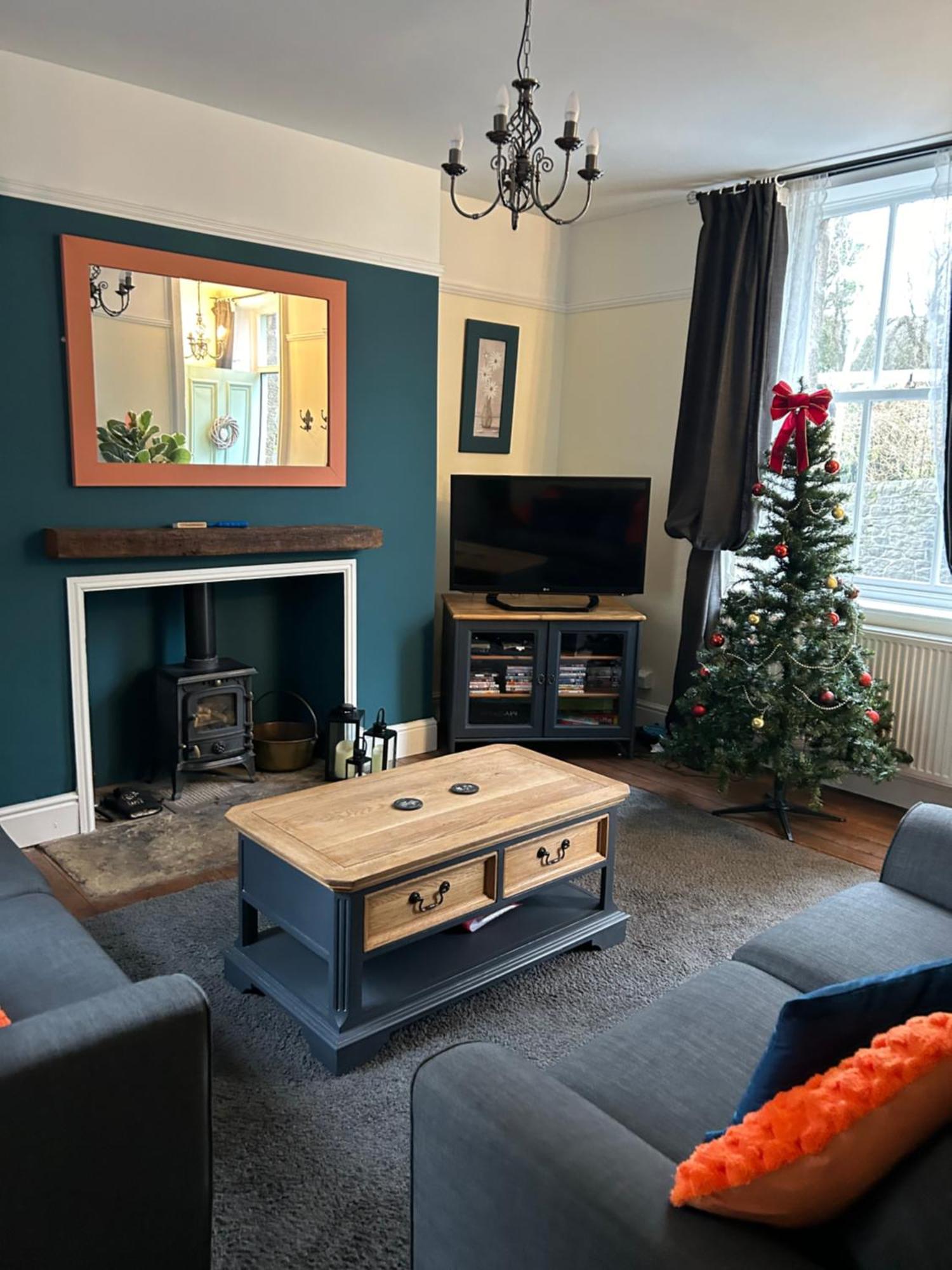 The Buxton Retreat A Luxurious 3-Storey Townhouse With Four Poster Bed And Double Jacuzzi Bath" Kültér fotó